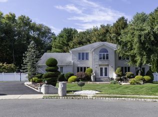 7 Hunterdon Ct, Marlboro, NJ 07746