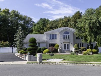 7 Hunterdon Court, Marlboro, NJ, 07746