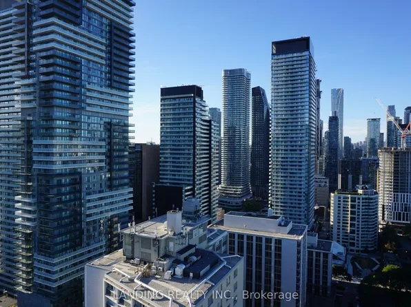 21 Carlton St, Toronto, ON