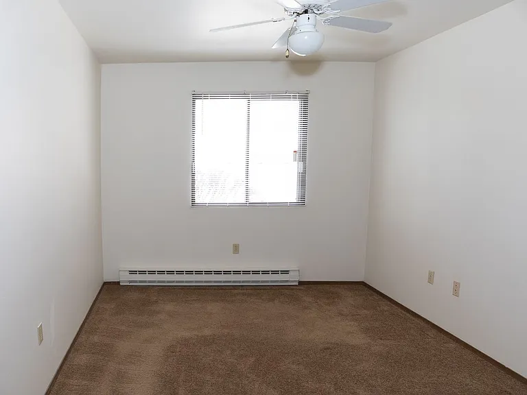 917 Silver Lake Dr — Photo 13