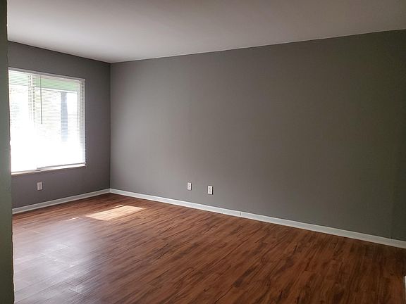 Living room 2nd Picture