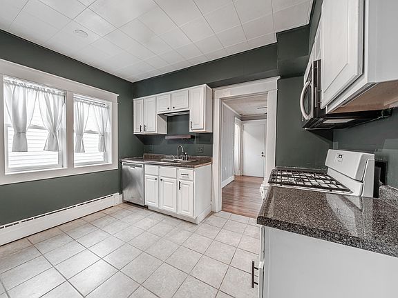 5th image of 4379 Richmond St NW