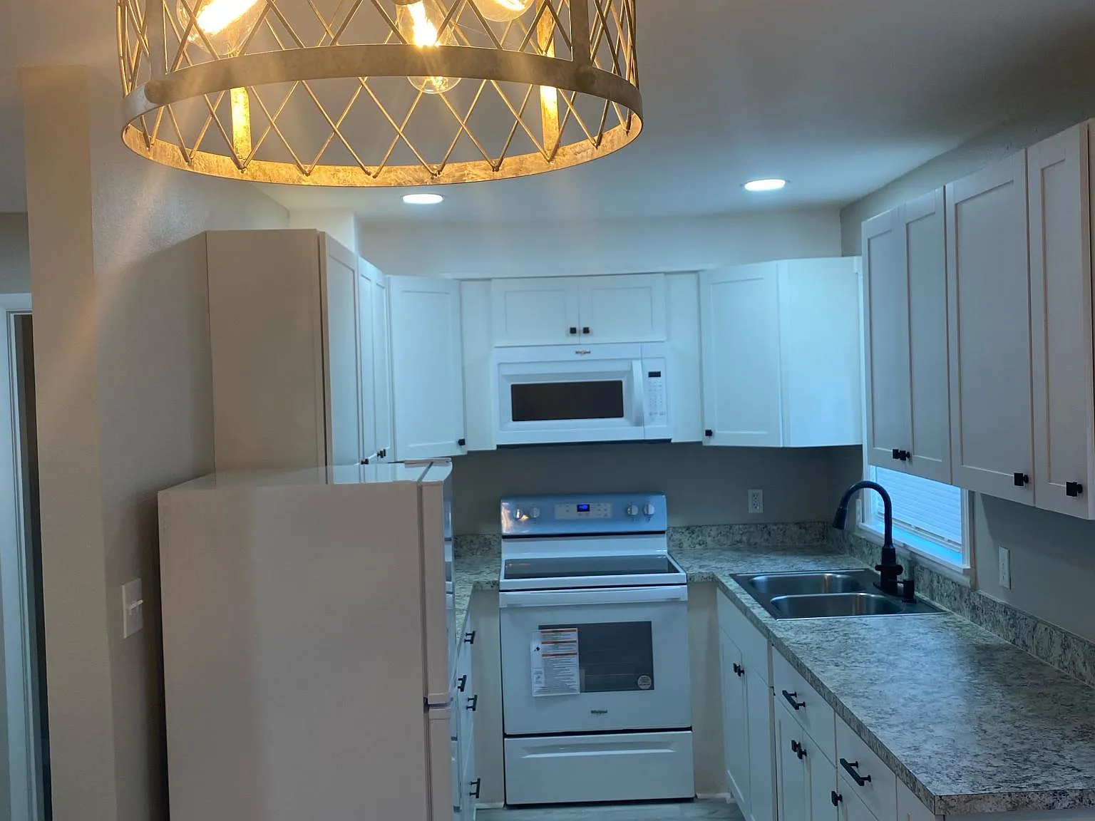 1 bed, 750 sqft, $1,200 — Photo 4