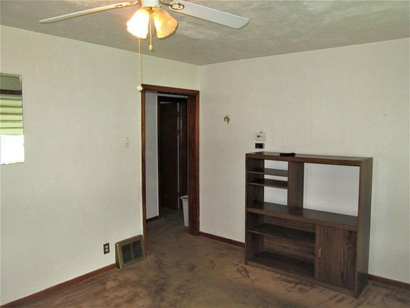 3rd image of 729 S Gladstone Ave
