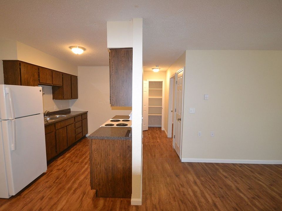 1st image of 410 S Smith St #18
