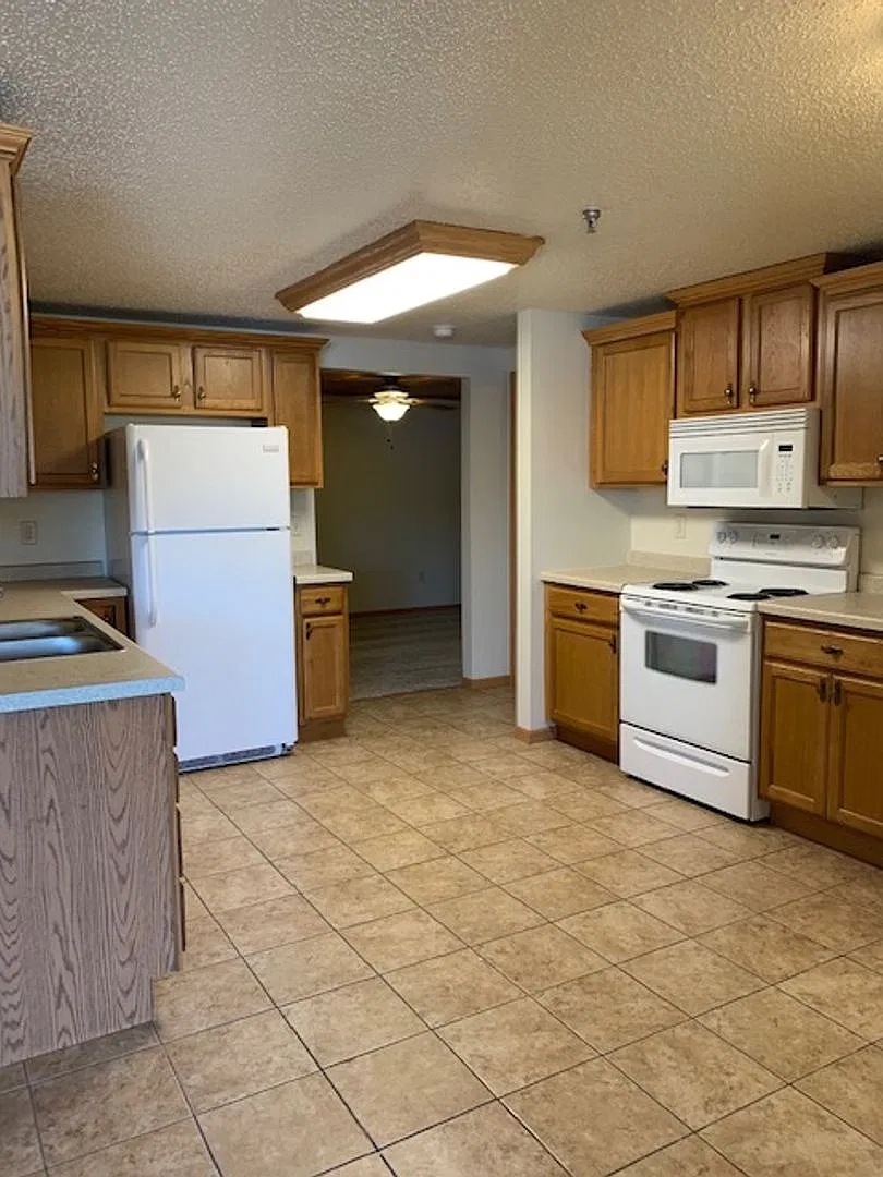 Bluffview Apartments — Photo 1