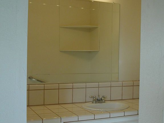 1/2 bath