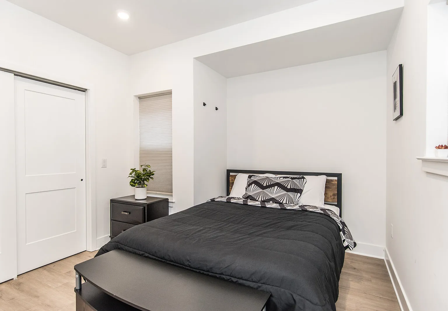 3 bed, $875 — Photo 3