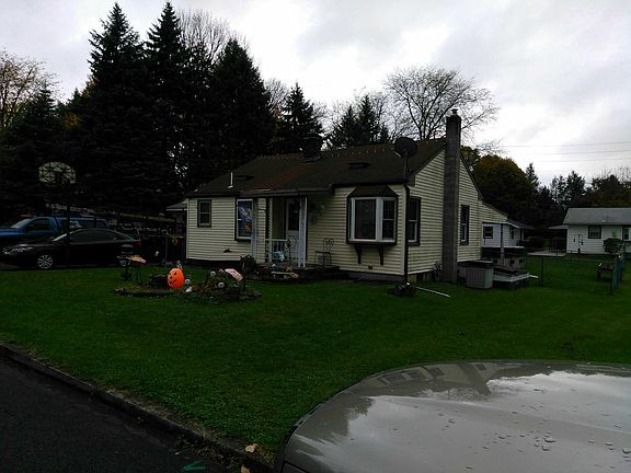 2nd image of 400 Elwood St