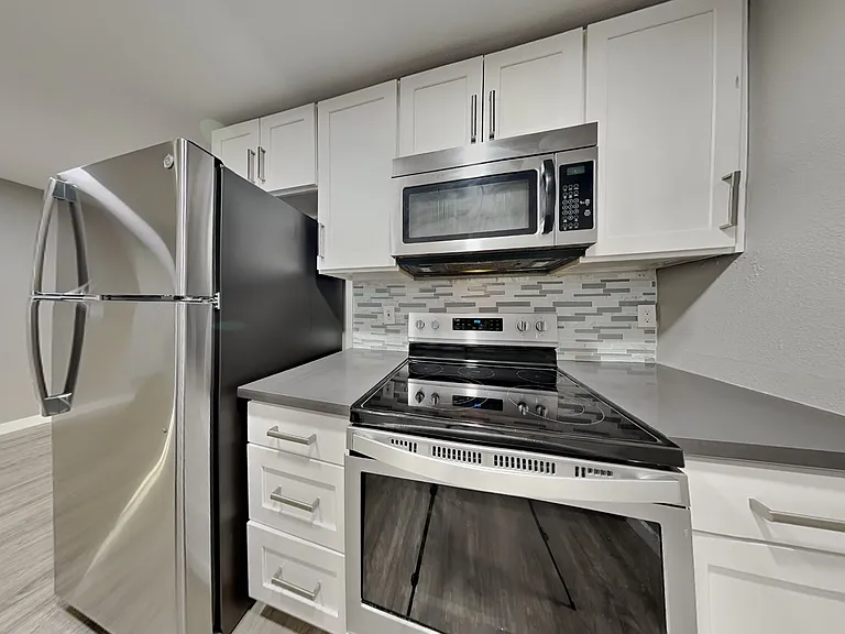 1105 S Woodlawn St #1 — Photo 26