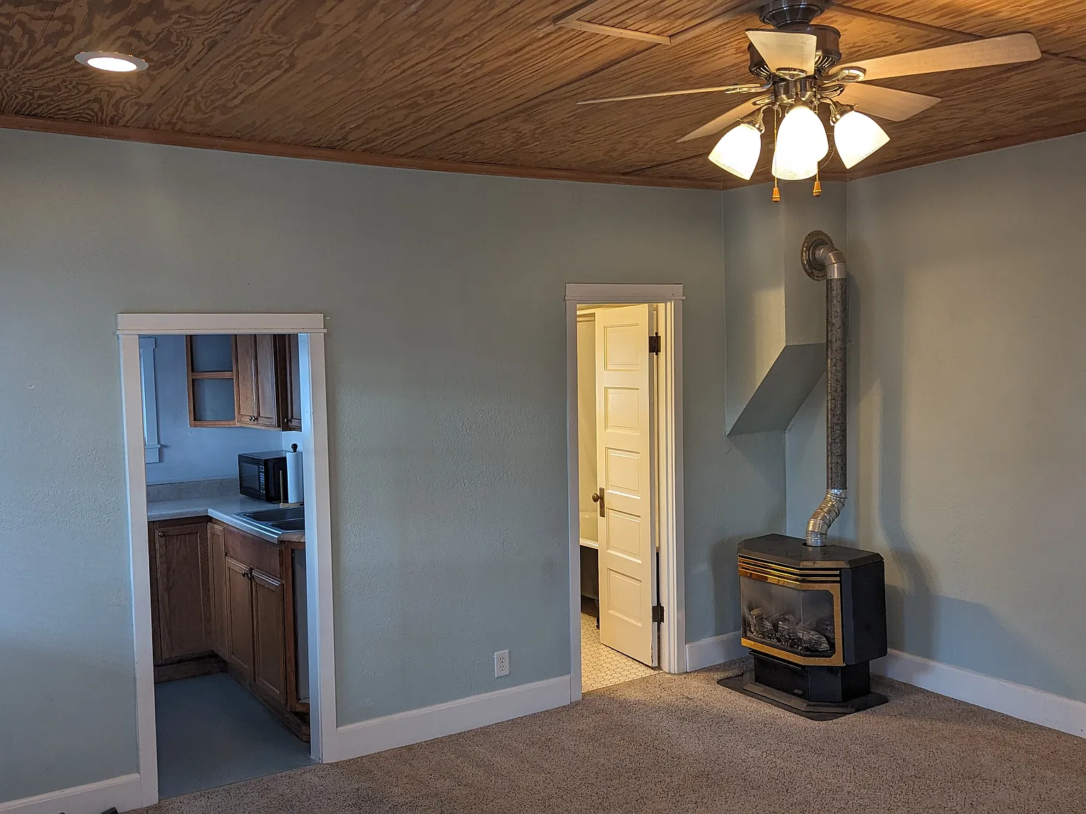Studio, 368 sqft, $1,250 — Photo 3