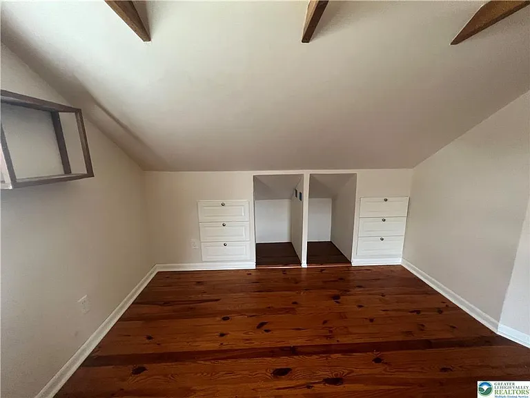2401 Lawnherst Ave — Photo 19