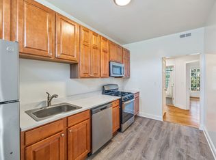 718 Simpson St #3W, Evanston, IL 60201