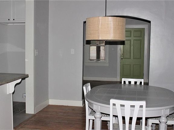 4th image of 906 N Rush Dr