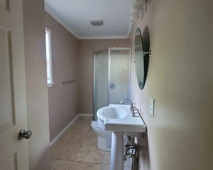1500 N Franklin St — Photo 11
