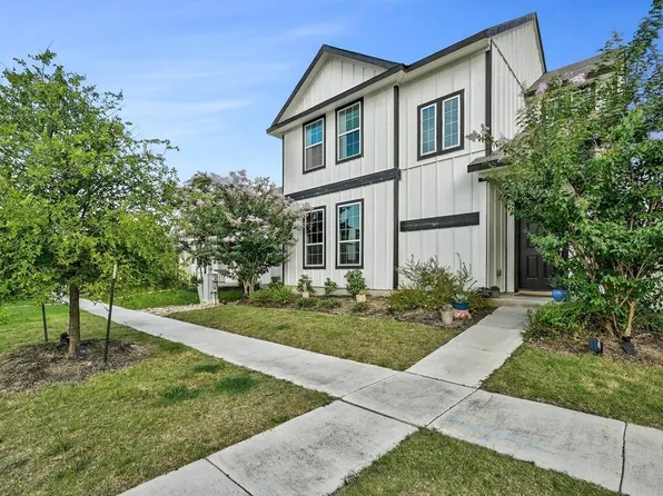 141 Fabion St, Kyle, TX 78640