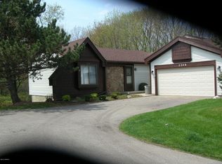 2240 Bridle Creek St SE, Kentwood, MI 49508