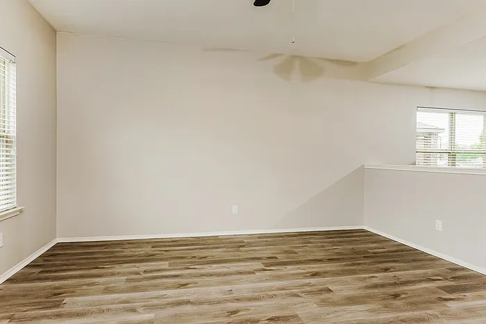 1207 Savannah Ridge Dr — Photo 5