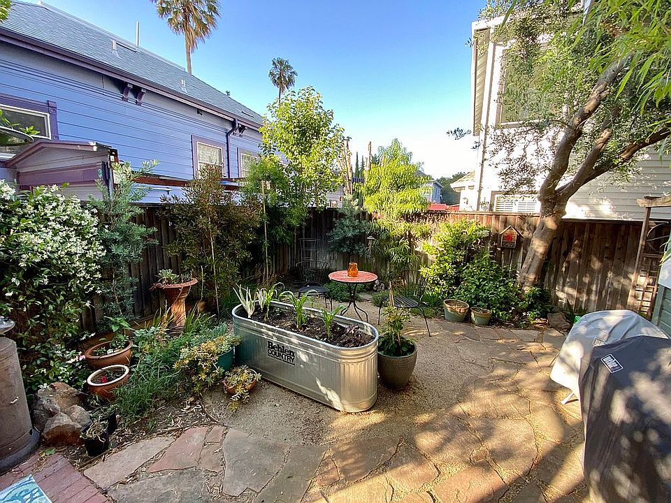 2nd image of 195 Pierce Ave