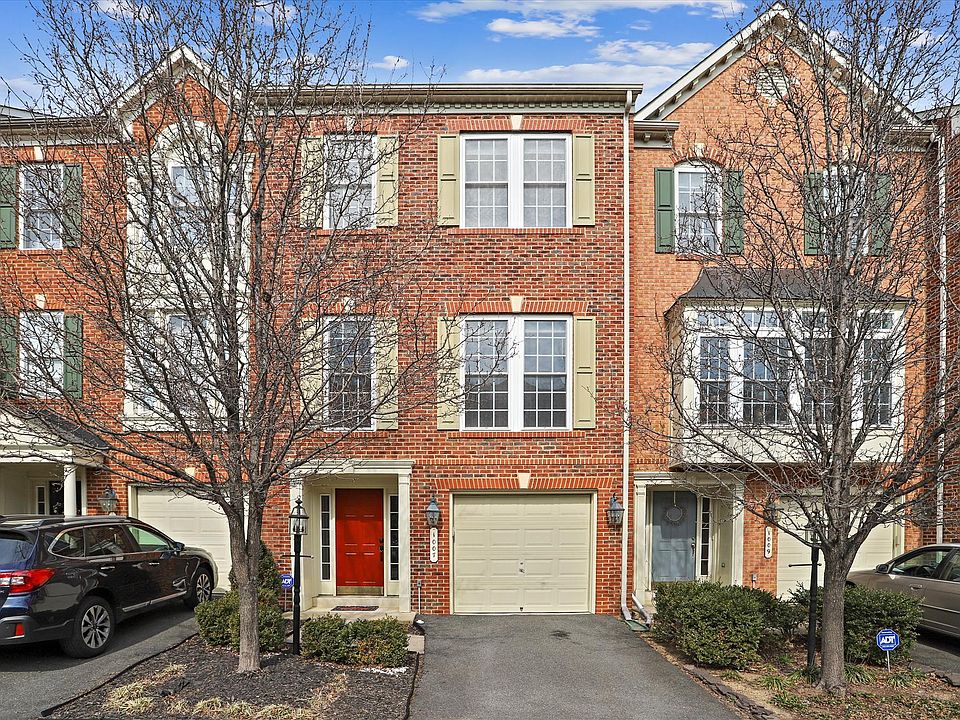 Welcome to 1007 Hotchkiss Place!
