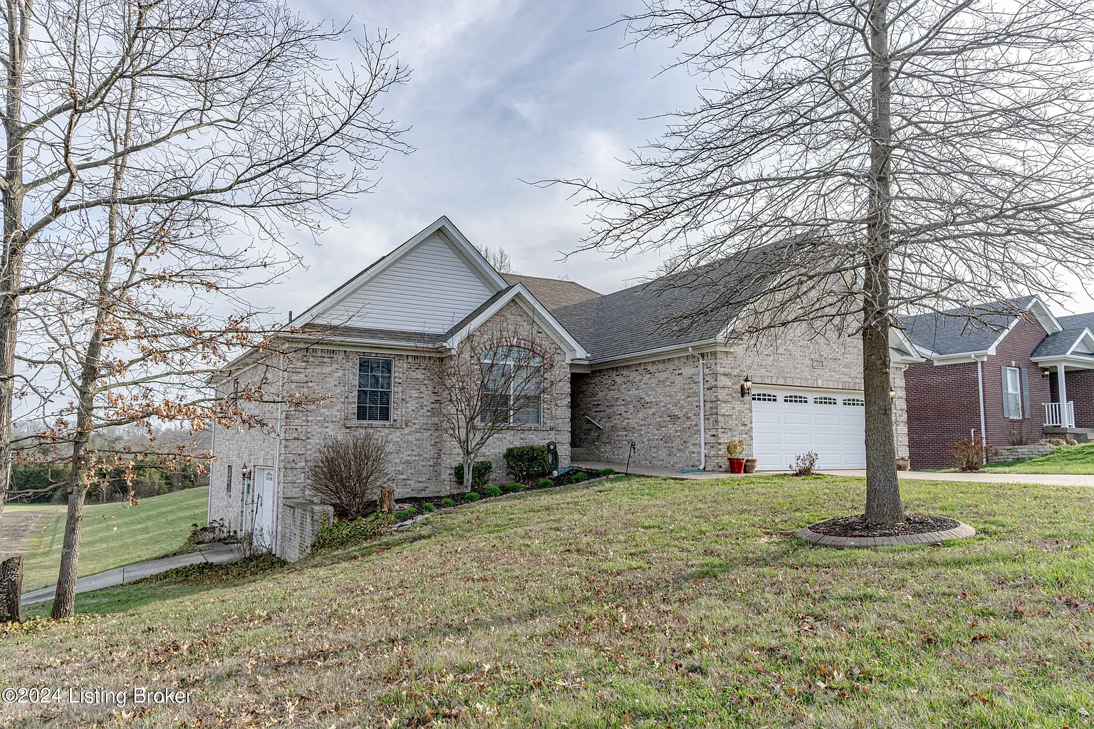 110 Saint Louis Blvd photo 1