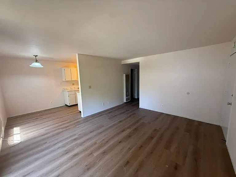 1835 Robin Ln — Photo 2