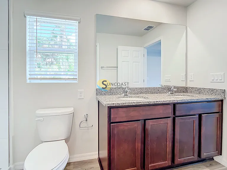 11501 N Landover Ter — Photo 16