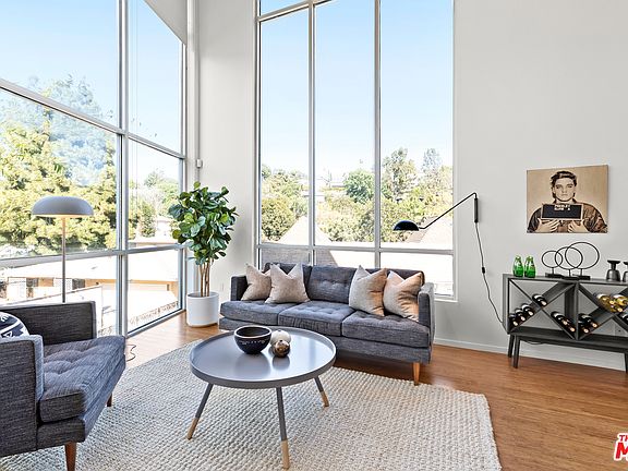 3rd image of 2508 N Hyperion Ave #101