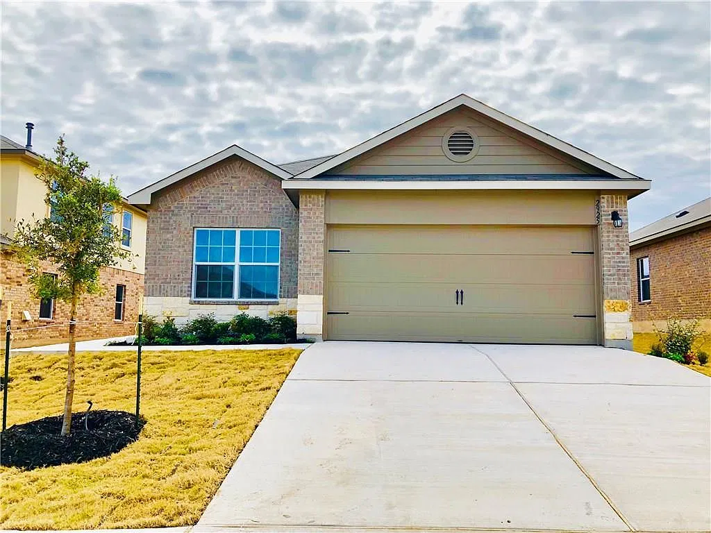 4 bed, 2.0 bath, 1754 sqft, $2,150 — Photo 3