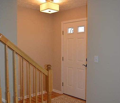 3rd image of 6038 Cantwell Trl