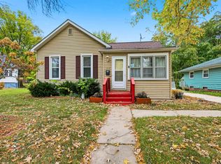 2005 17th St, Rock Island, IL 61201