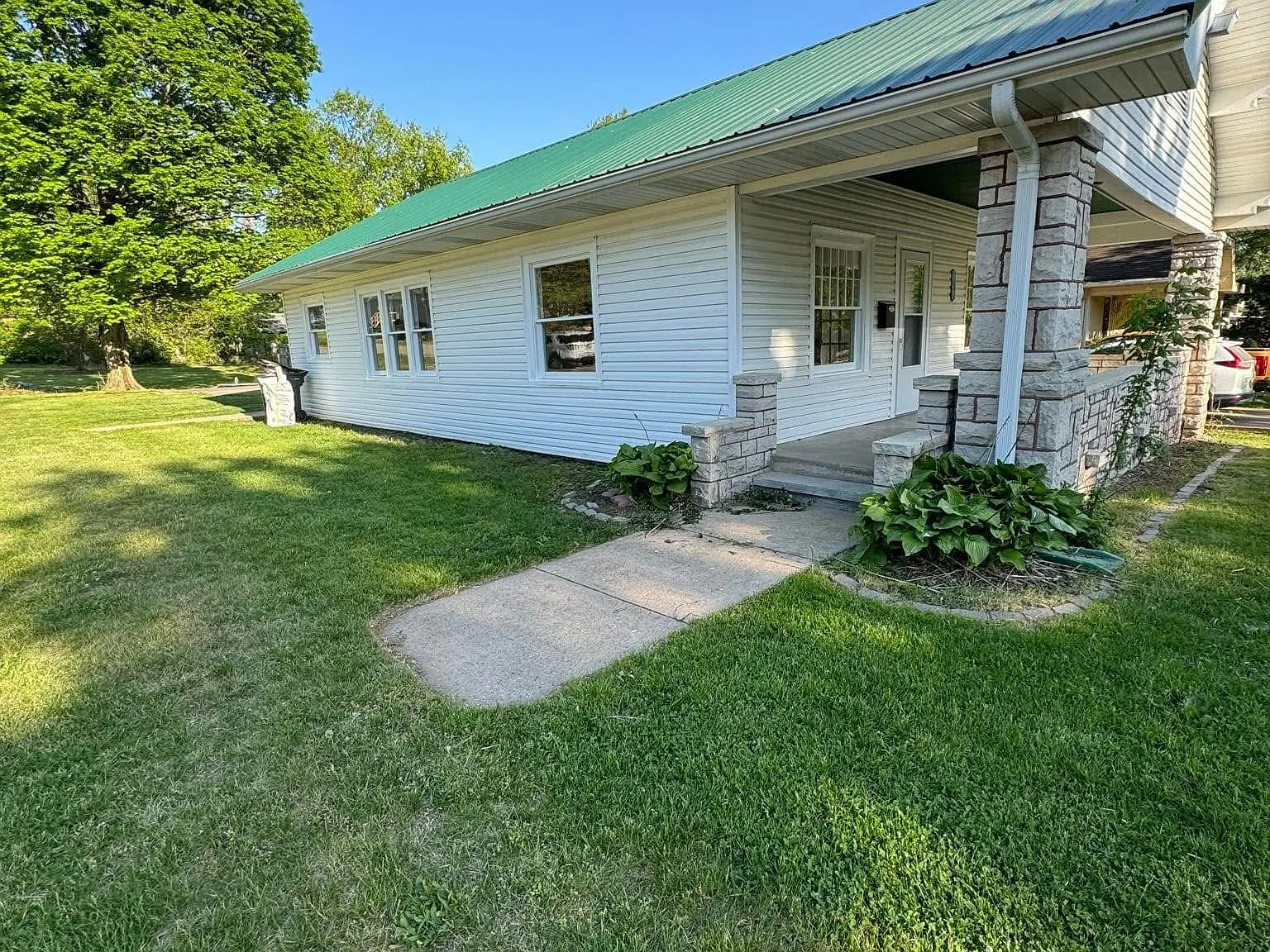 2 bed, 988 sqft, $1,000 — Photo 2