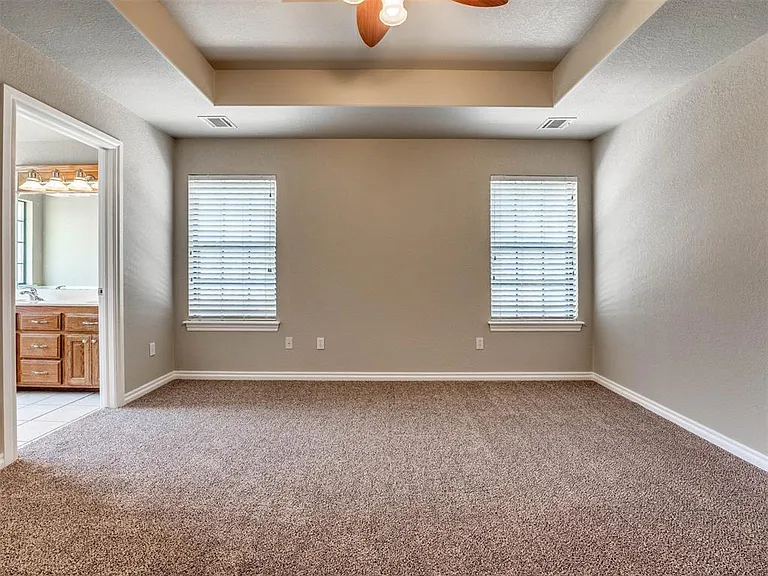 1209 Stoneridge Dr — Photo 30