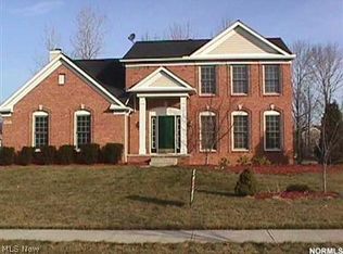 19654 Elm Dr, Strongsville, OH