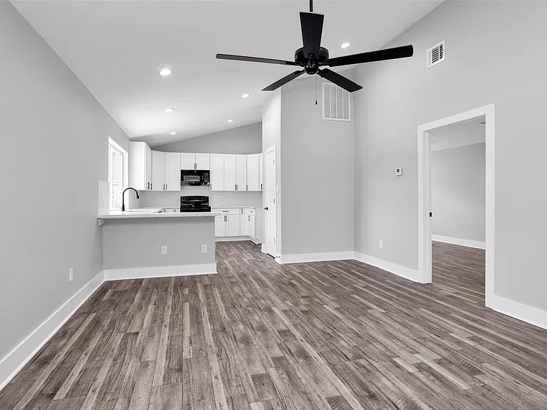 101 April Point Pl — Photo 21