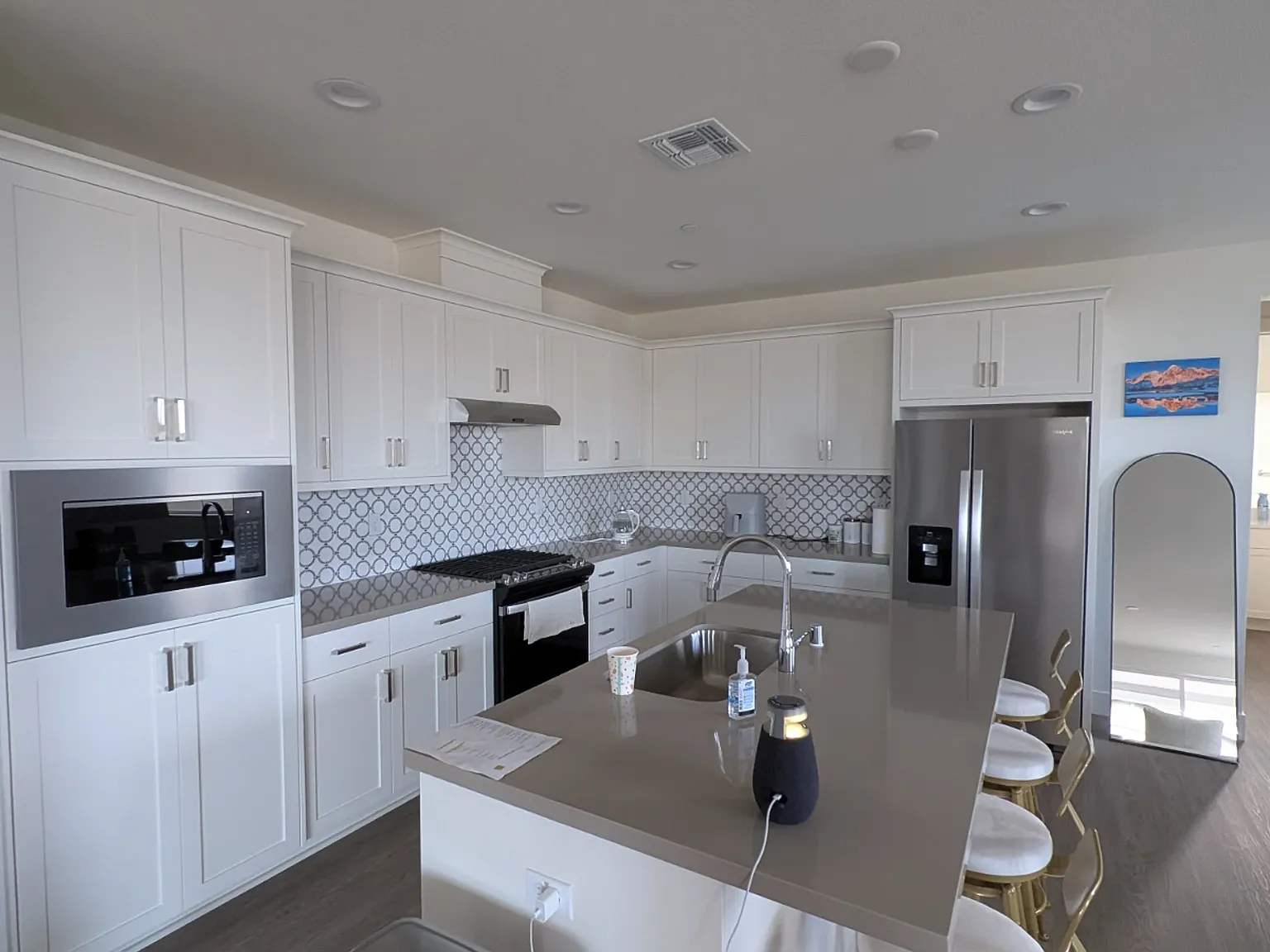 1 bed, 2466 sqft, $1,500 — Photo 2