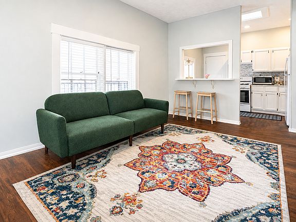 2nd image of 1459 Saint James Ct APT 10