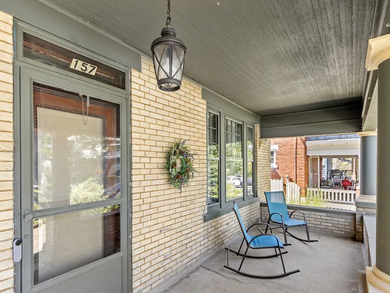157 E Oakland Ave — Photo 2
