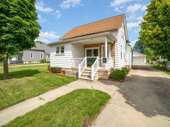 1301 Hine St, Bay City, MI 48708