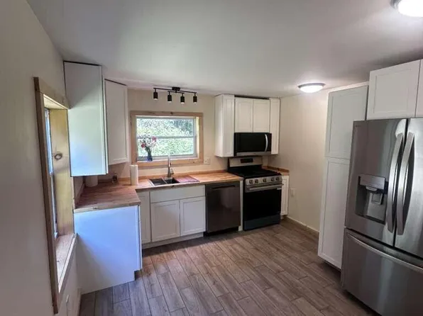 836 Pleasant View Ridge Road, China, ME 04358