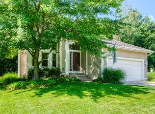 6430 Gran Via Dr NE, Rockford, MI 49341