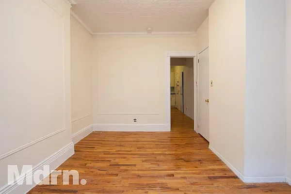 Rented by Mdrn Residential | media 4