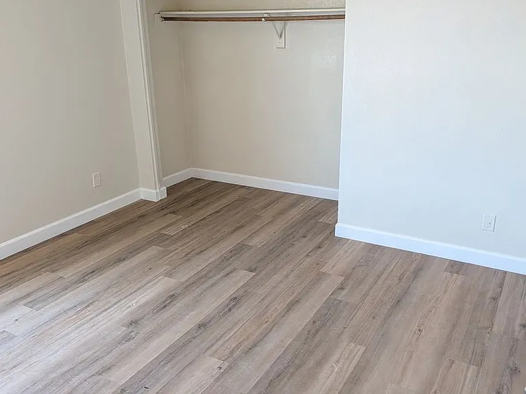 845 E Mahoney Ave — Photo 5