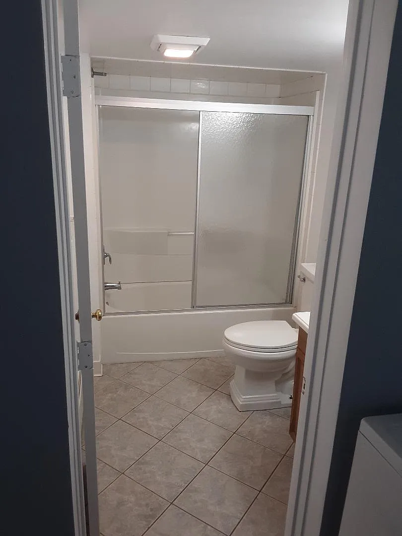 2 bed, 850 sqft, $2,300 — Photo 4