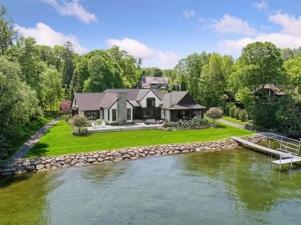 4900 Meadville St, Greenwood, MN 55331