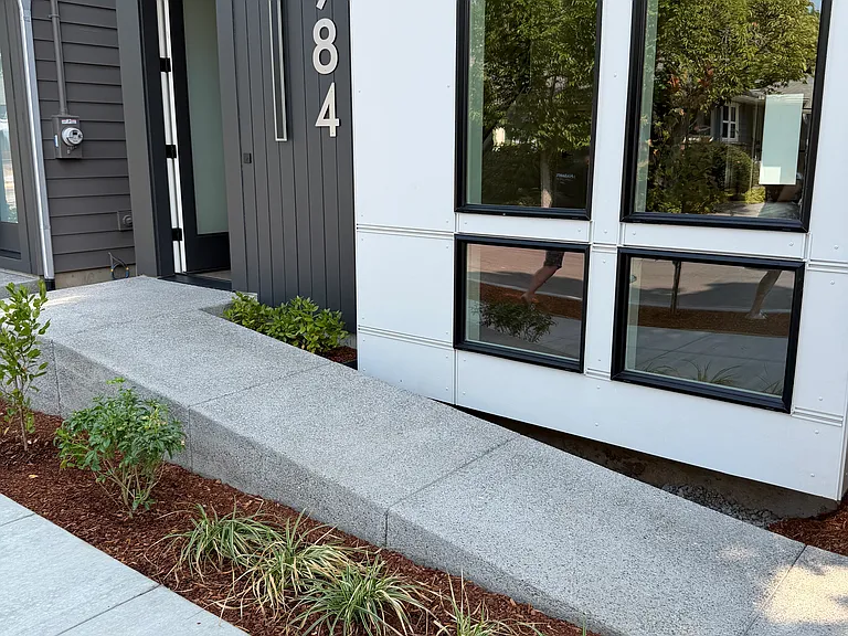 3984 NE 35th Ave — Photo 3