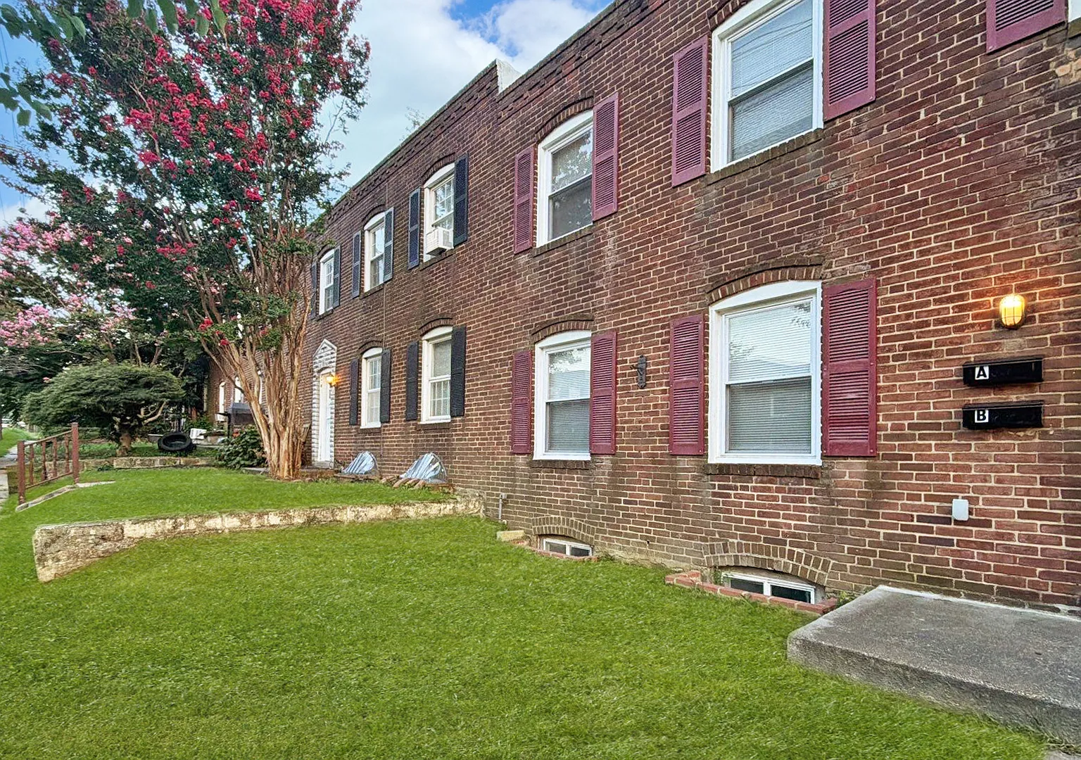 Renovated South Baltimore apartment offering modern finishes, convenience and more value for your... — Photo 3