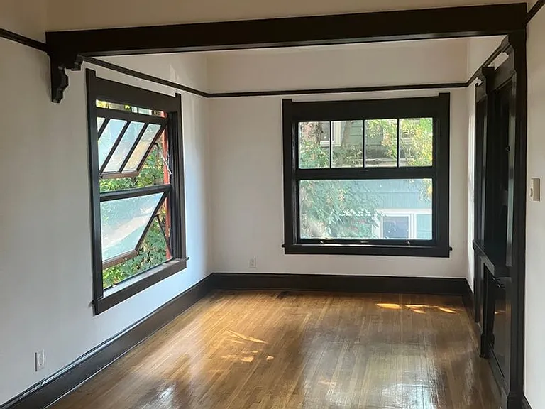 3268 SE Hawthorne Blvd — Photo 5