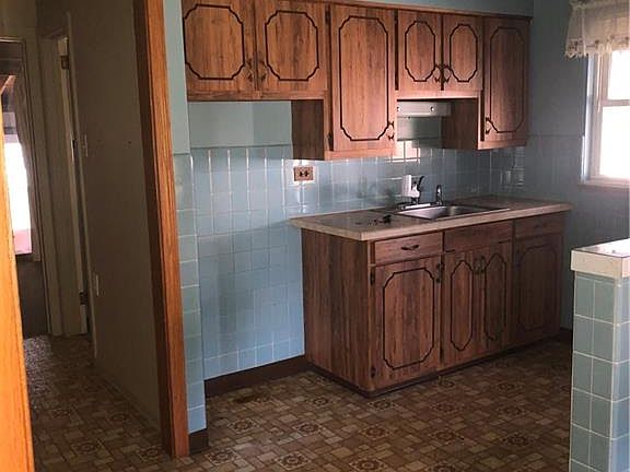 5th image of 2433 Walden Ct