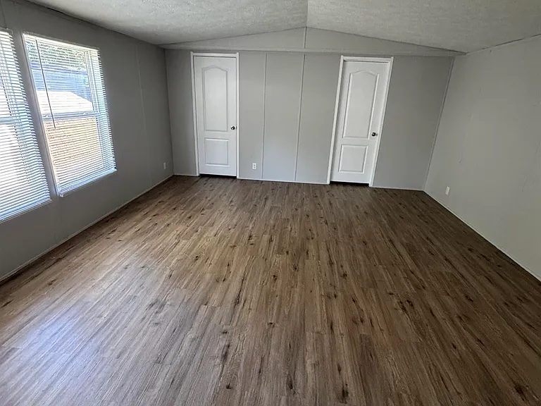 5885 Island Dr — Photo 5